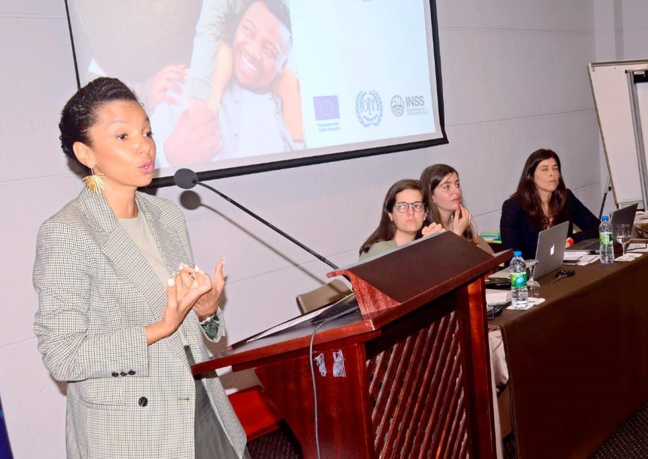 A representante da OIT, Dra. Denise Monteiro, fala no evento