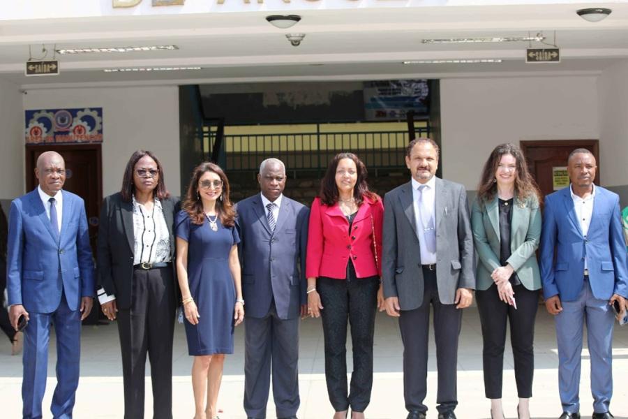 Da esquerda para a direita, respetivamente: Fotografia de Grupo, com Administradora para Cooperação Institucional da Universidade Independente, Faustina Alves, Coordenadora Residente das Nações Unidas, em Angola, Zahira Virani, Vice-Reitora, Carla Barbosa, Gestor de Projectos da União Europeia em Angola,  Paulo Leitão, UNODC, Manuela Carneiro