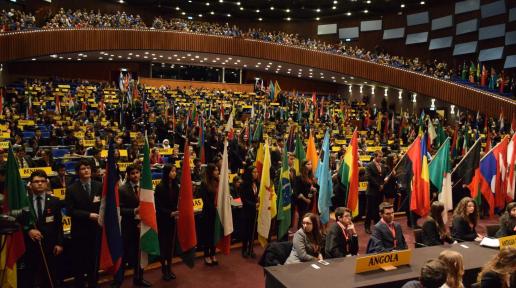 Model UN num lugar estrangeiro